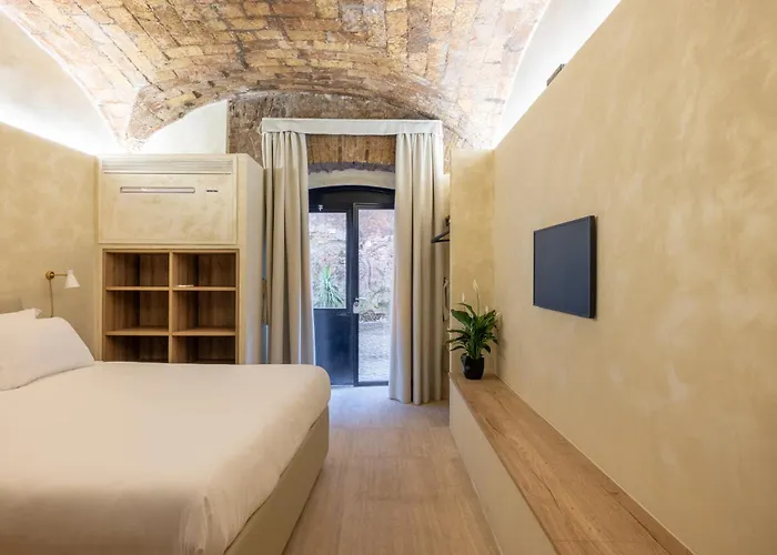 Trastevere Urbes Collection