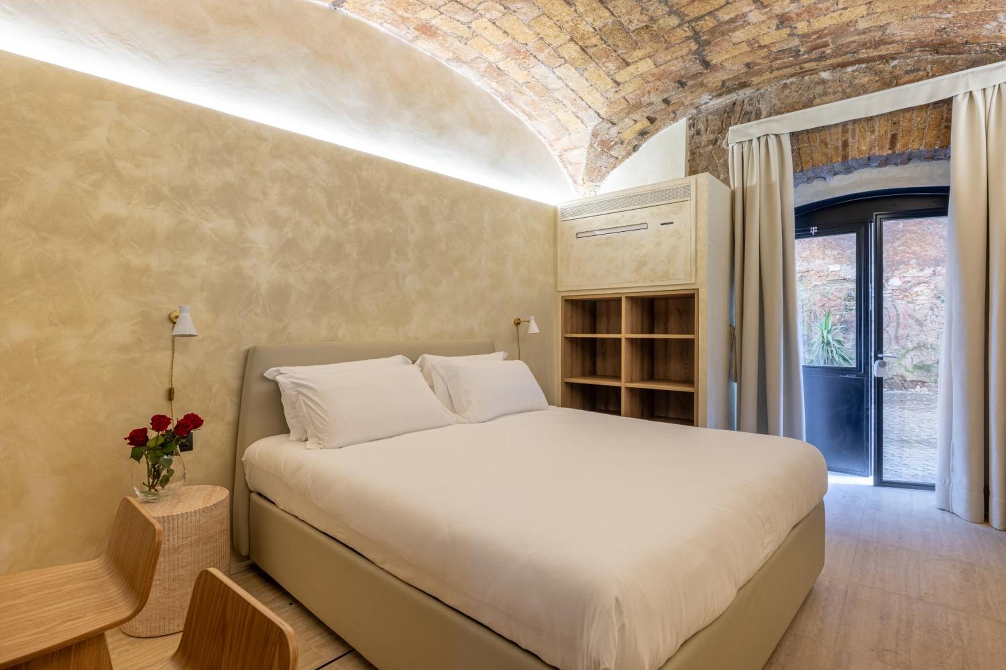 Trastevere Urbes Collection Rome
